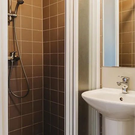 Hostel 16eur - Fat Margaret's