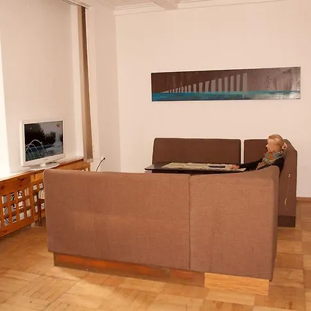 16eur - 珐特玛格丽特旅舍 *