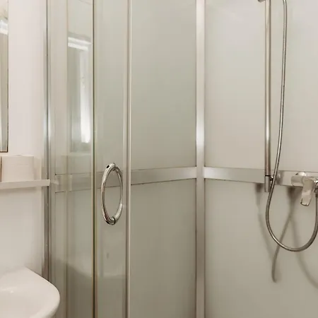 Vandrerhjem 16eur - Fat Margaret's *