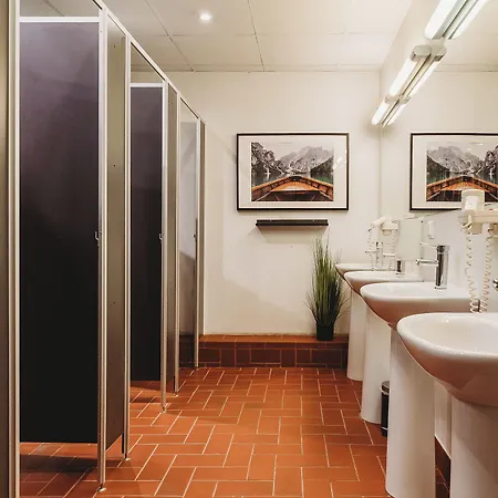 Hostel 16eur - Fat Margaret's