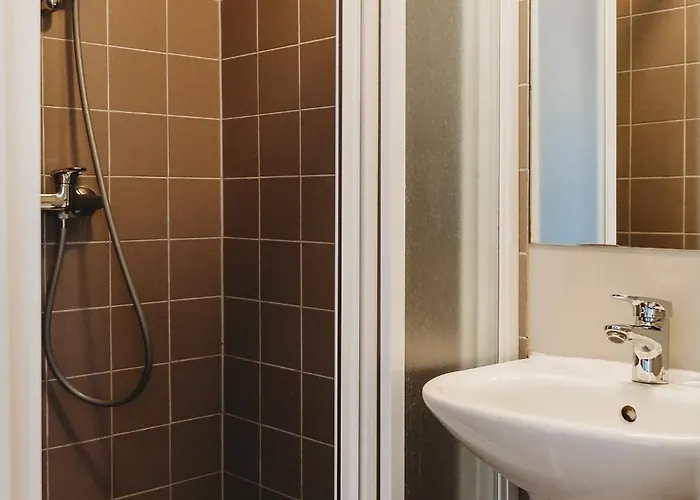 Hostel 16eur - Fat Margaret's